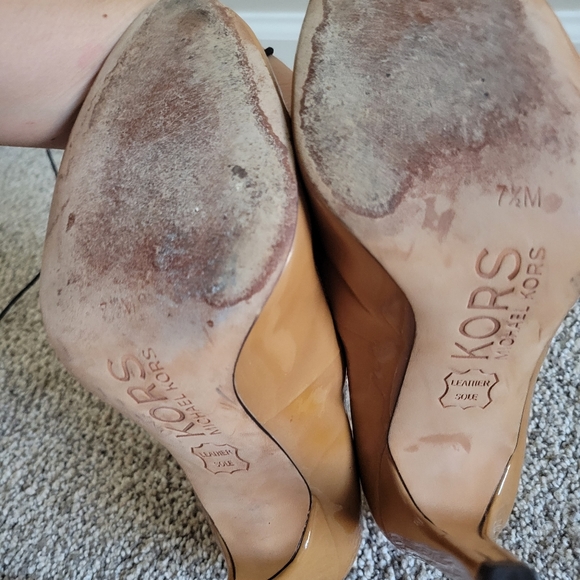 Kors by Michael kors sz 7.5 light brown heels - Picture 9 of 9